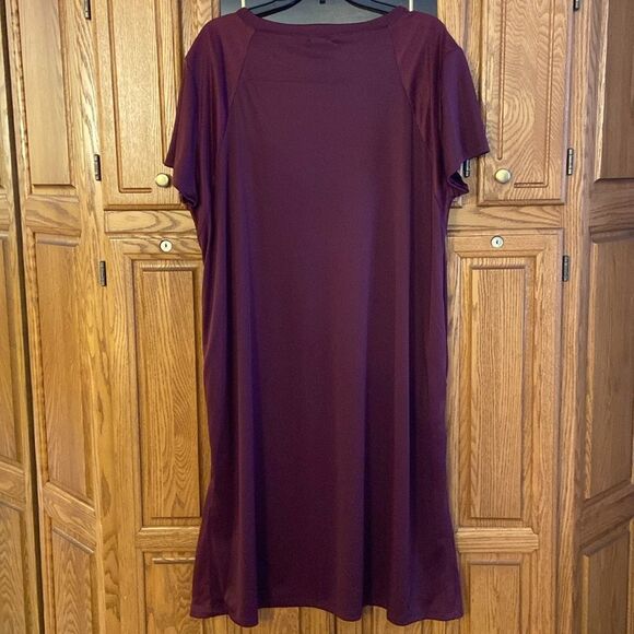 Inherit Clothing Company Manda Burgundy Athletic Midi Dress - Picture 3 of 10